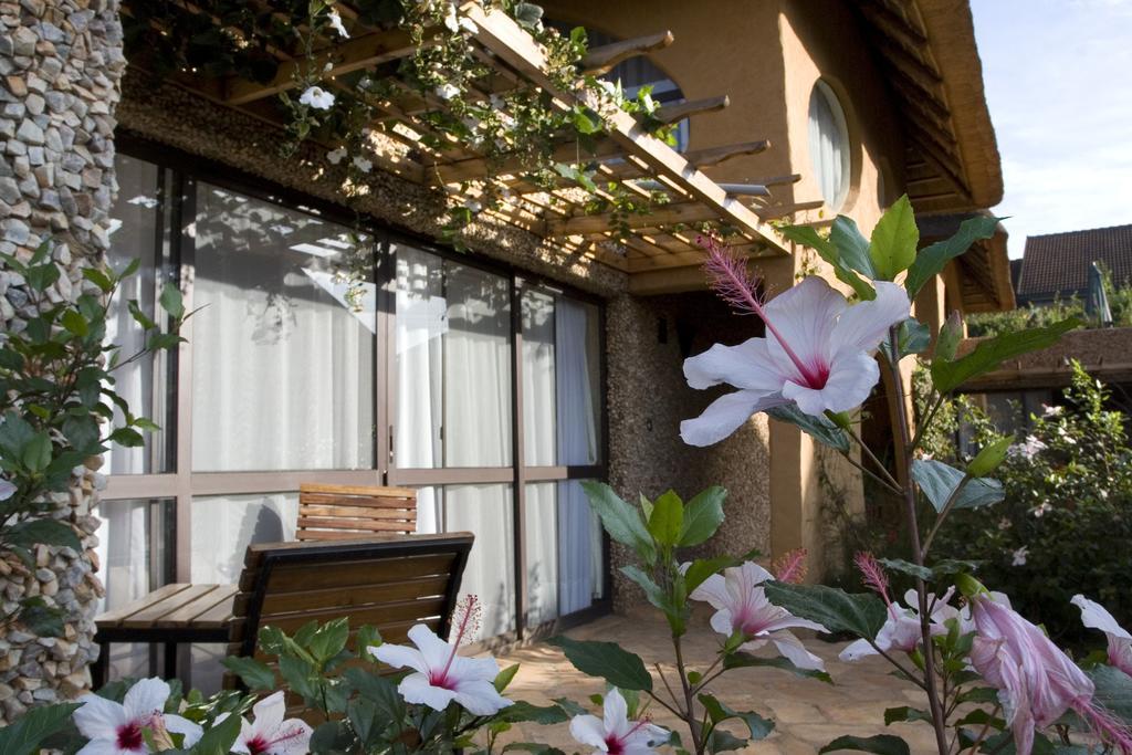 קמפאלה Le Petit Village Boutique Hotel & Spa מראה חיצוני תמונה